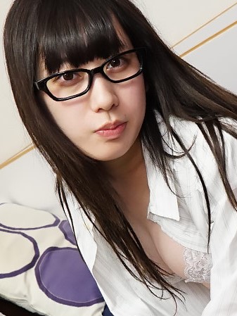 [HEYZO-2559] 巨乳眼鏡妹穿著襯衫搞上！ 小島里美